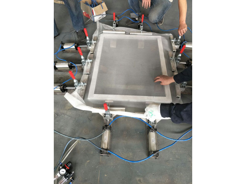 氣動繃網(wǎng)機